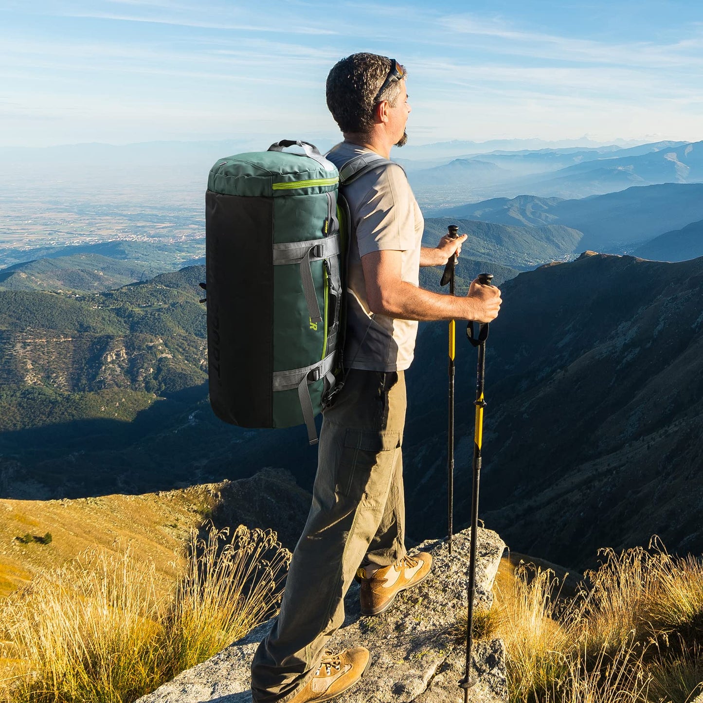 MIER Große Sporttasche wasserdicht Sportrucksack mit Schuhfach umwandelbar in Rucksack, 45L/60L/90L