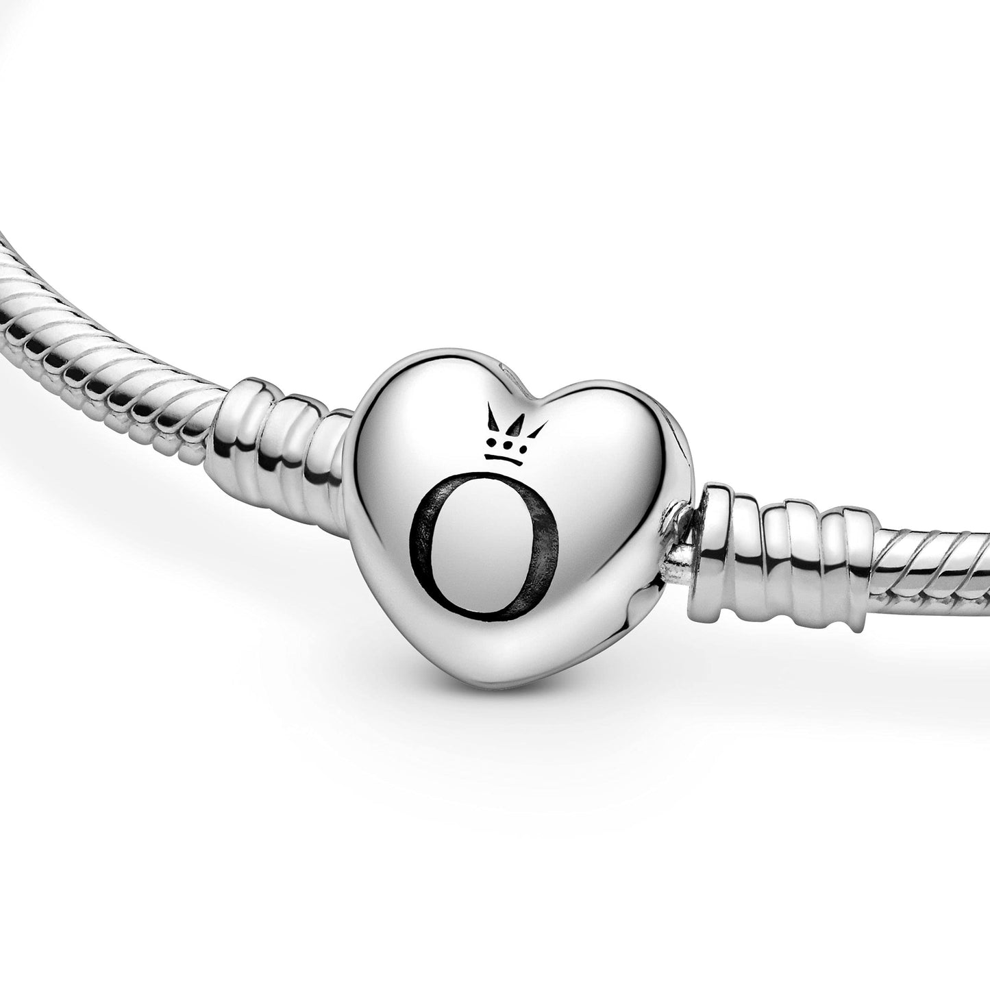 PANDORA Moments Schlangen-Gliederarmband mit Herz-Verschluss aus Sterling-Silber, kompatibel mit Charms und Anhängern aus der Moments Kollektion, Größe: 19cm