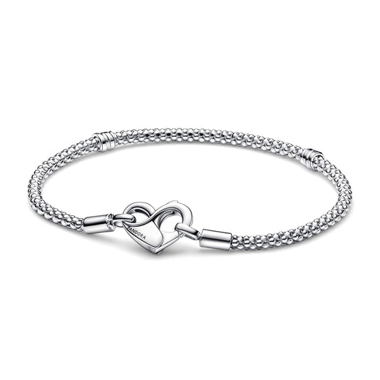 PANDORA Armband mit Infinity Herzverschluss aus Sterlingsilber in der Farbe Silber, Kompatibel mit PANDORA Moments Armbänder, Länge: 20cm, 592453C00-20