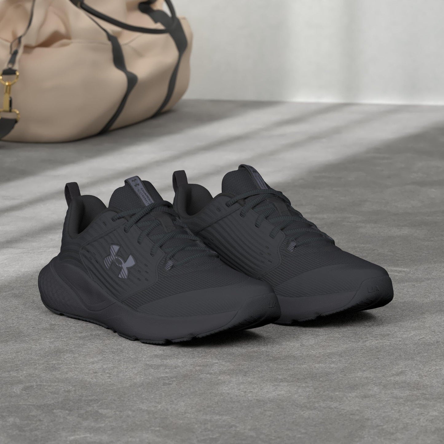 Under Armour Herren UA Charged Commit TR 4, leichte Laufschuhe mit Dämpfung, atmungsaktive Sportschuhe für Herren